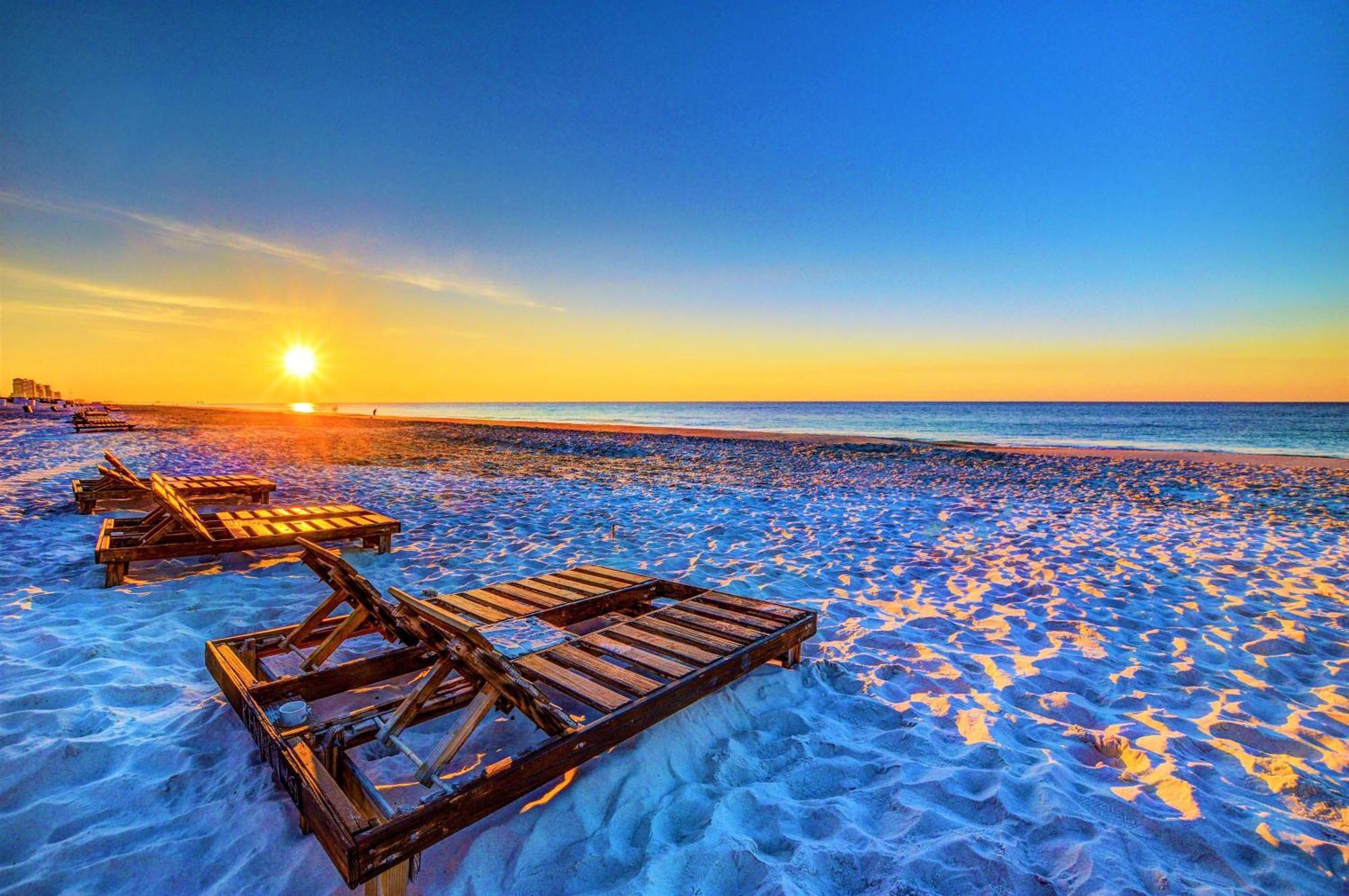 The Beach Is Only Steps Away 굴프 쇼어스 외부 사진